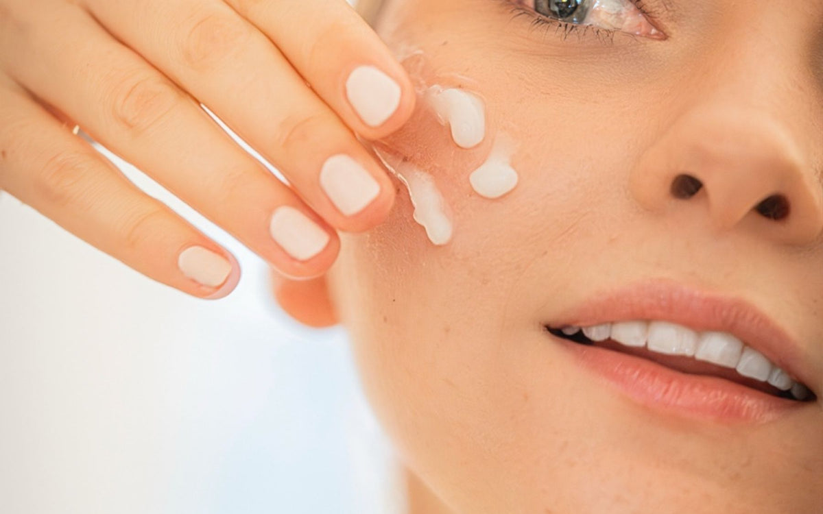 How to Moisturize Skin While Using Acne Treatments